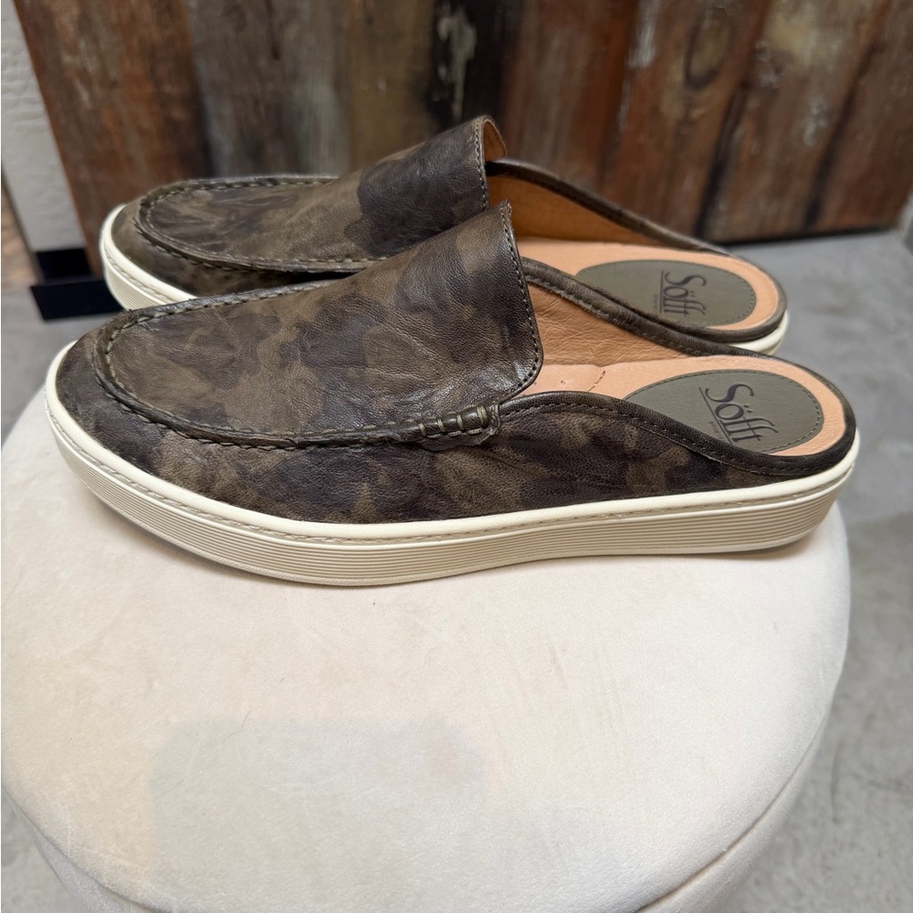 Sofft Olive Green Camouflage Mules-size 9